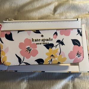 NWT Kate Spade Cream & Floral Large Slim Card Holder